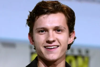 Tom_Holland_by_Gage_Skidmore (1)